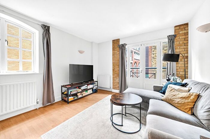 2 Bedroom Flat For Sale In Lion Court, Shand Street, London, SE1