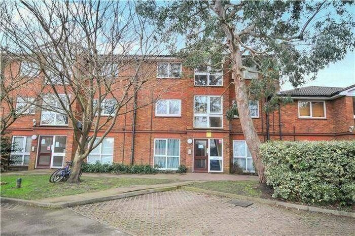 1 Bedroom Flat To Rent In Morden Road, Mitcham, CR4