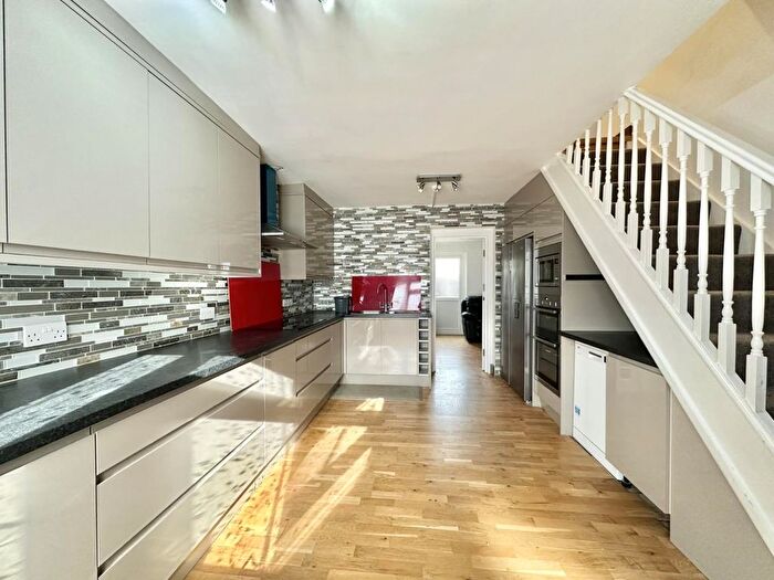 6 Bedroom Property To Rent In Myrtle Close, West Drayton, UB7