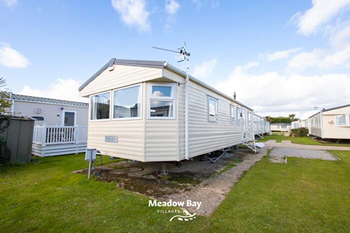 3 Bedroom Park Home For Sale In Manor Road, Hayling Island, PO11