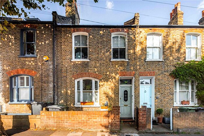 2 Bedroom Flat To Rent In Lucas Street, Deptford, London, SE8