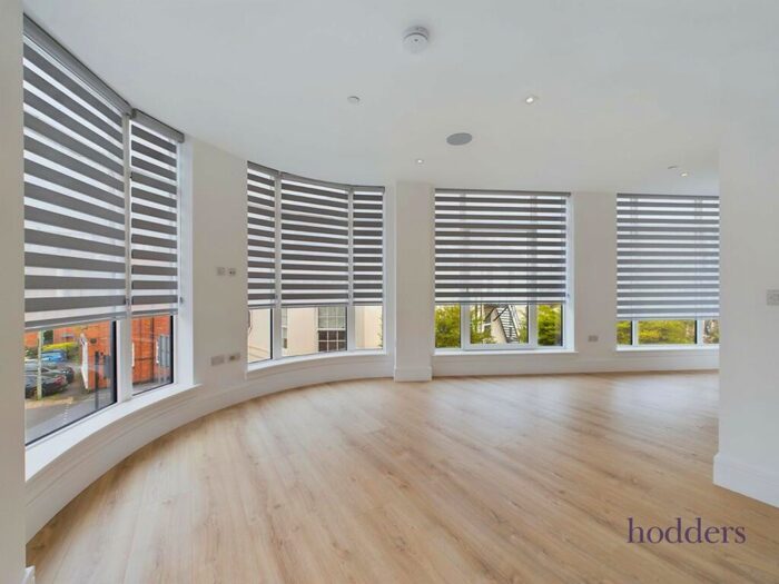 1 Bedroom Apartment To Rent In Surrey, KT16