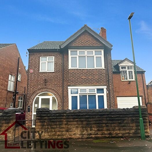 5 Bedroom Semi Detached House To Rent In Arnesby Road, Lenton, NG7