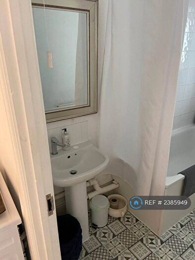 1 Bedroom Flat To Rent In Vanbrugh Park, London, SE3