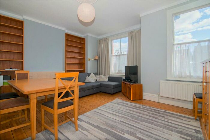 2 Bedroom Flat To Rent In Palewell Park, East Sheen, SW14