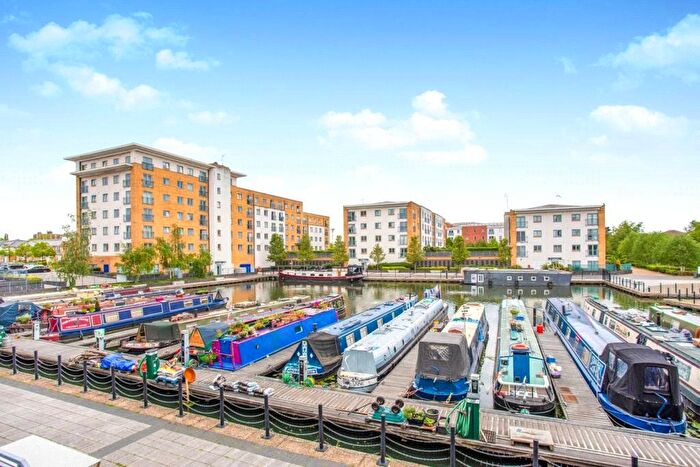 2 Bedroom Flat To Rent In Grand Union Village, Waxlow Way, Northolt, UB5