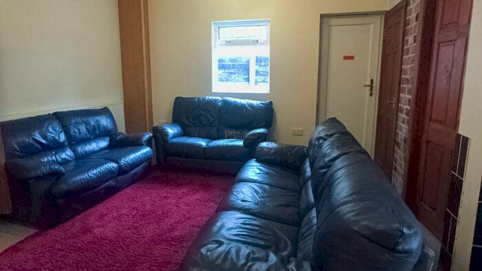 9 Bedroom Terraced House To Rent In Harrow Road - Ensuite Student Property, B29