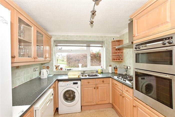 3 Bedroom Semi-Detached House For Sale In Olives Meadow, Uckfield, East Sussex, TN22