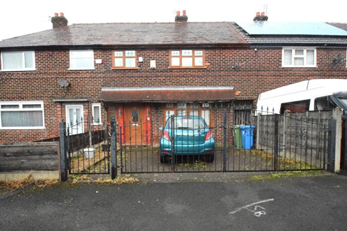3 Bedroom Property For Sale In Dingle Drive, Droylsden, M43