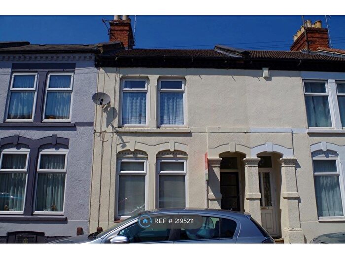 1 Bedroom Flat To Rent In Gray Street, Northampton, NN1