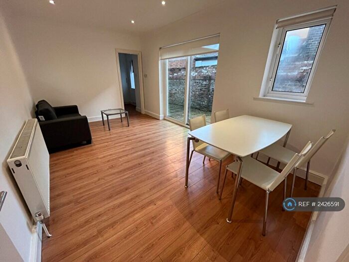 1 Bedroom Flat To Rent In Haverstock Hill, London, NW3