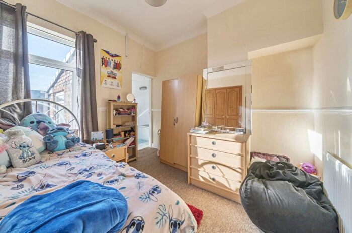 2 Bedroom End Of Terrace House For Sale In Aberdeen Street, Hull, HU9