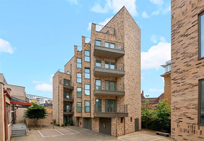 2 Bedroom Flat For Sale In Dalloway House, Uxbridge, UB8