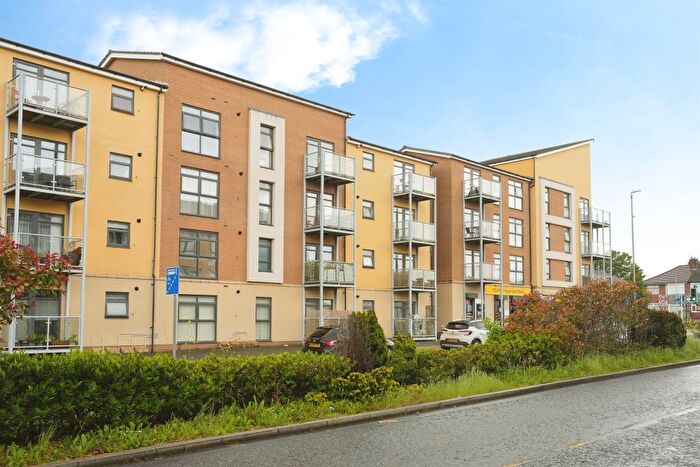 2 Bedroom Flat For Sale In Charlton Boulevard, Patchway, Bristol, BS34