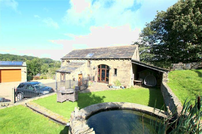 3 Bedroom Detached House To Rent In Hunters Lodge, Cemetery Road, Holmfirth, HD9