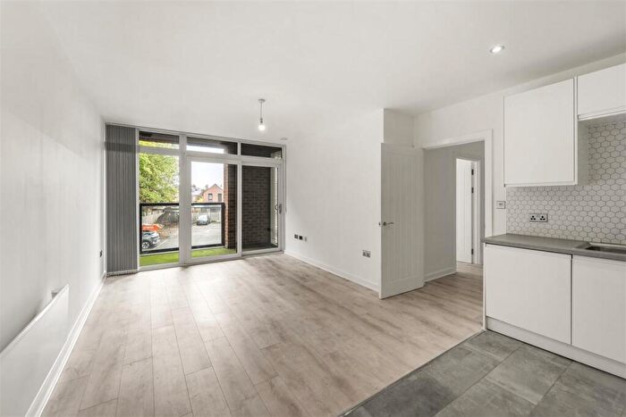 2 Bedroom Apartment To Rent In Maple Court, Cross Street, Sale, M33