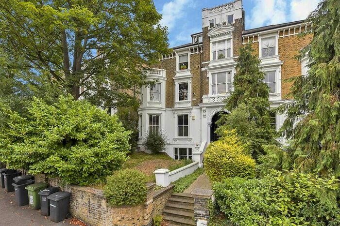 2 Bedroom Flat To Rent In Eliot Hill, London, SE13