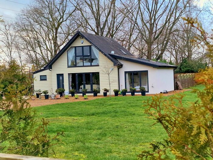 3 Bedroom Detached House To Rent In Oxford Road, Farmoor, Oxford, OX2