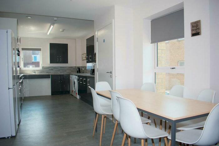 8 Bedroom Private Hall To Rent In Jeffery Street, Gillingham, ME7
