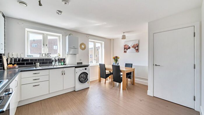 2 Bedroom Flat For Sale In Raven Close, Romford, RM7