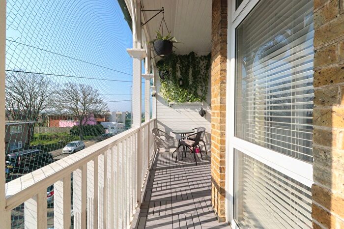 2 Bedroom Flat For Sale In Minnis Road, Birchington, CT7