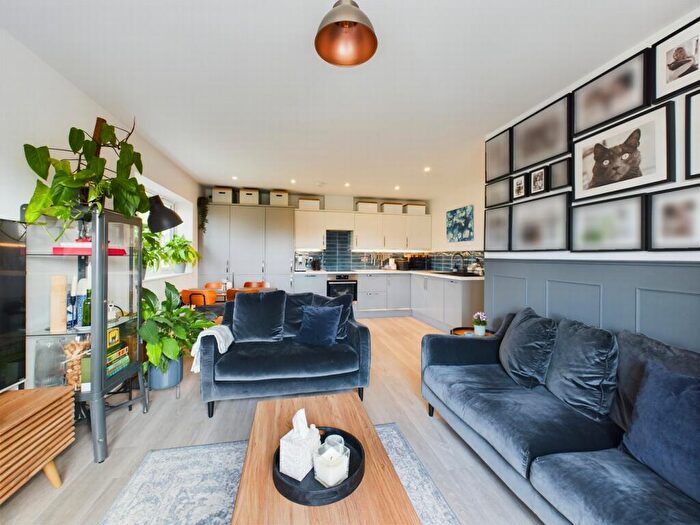 2 Bedroom Flat For Sale In Franklands Village, Haywards Heath, RH16