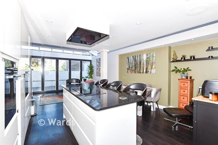 4 Bedroom Semi Detached House For Sale In Tonbridge Road, Maidstone, Kent, ME16