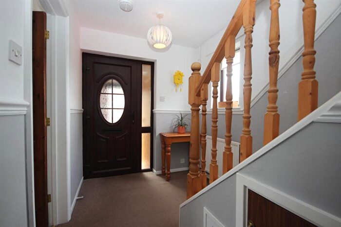 4 Bedroom Detached House For Sale In Prentice Gardens, Kempston, Bedford, MK42