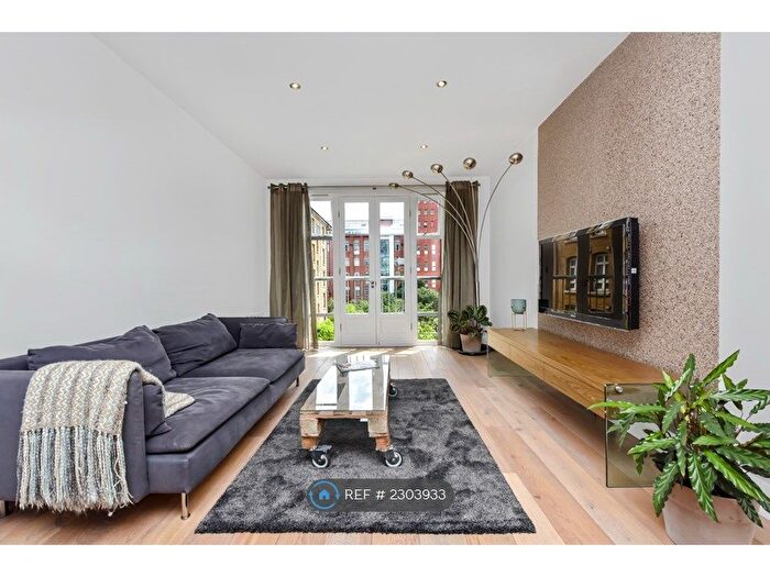 2 Bedroom Flat To Rent In Park West Building, London, E3