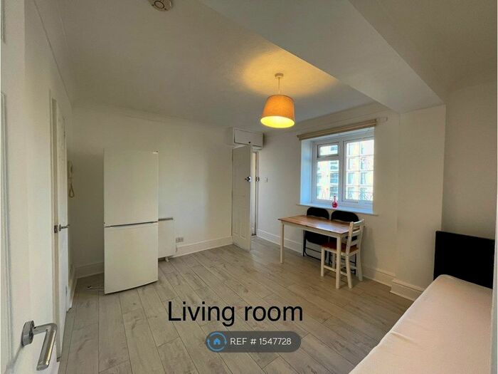 2 Bedroom Flat To Rent In Talbot Court, Southampton, SO14