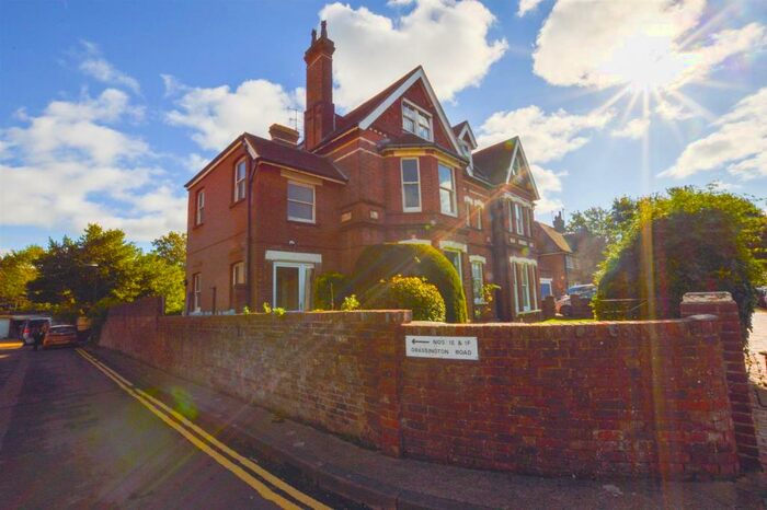 2 Bedroom Flat To Rent In Grassington Road, Eastbourne, BN20