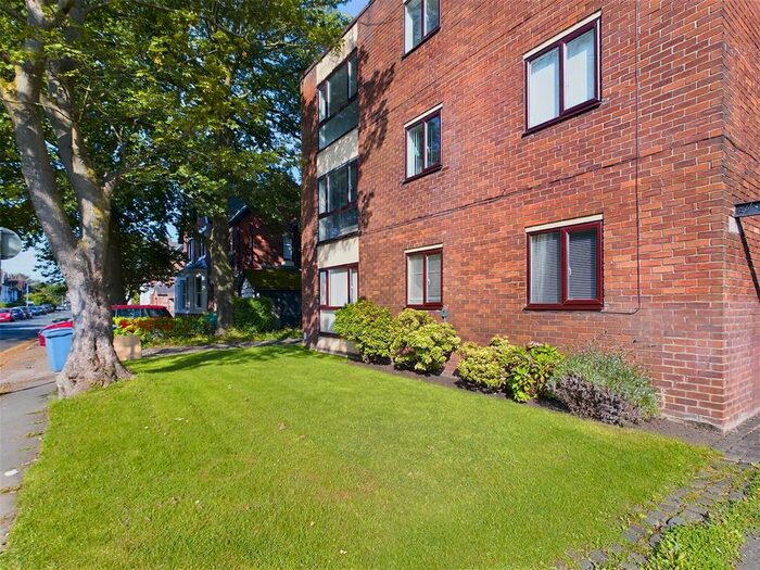 2 Bedroom Flat To Rent In Queens Court, Heywood Road, Wavertree, Liverpool, L15