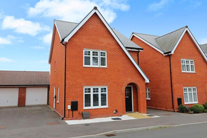 3 Bedroom Detached House For Sale In Turnberry Close, Botley, SO32