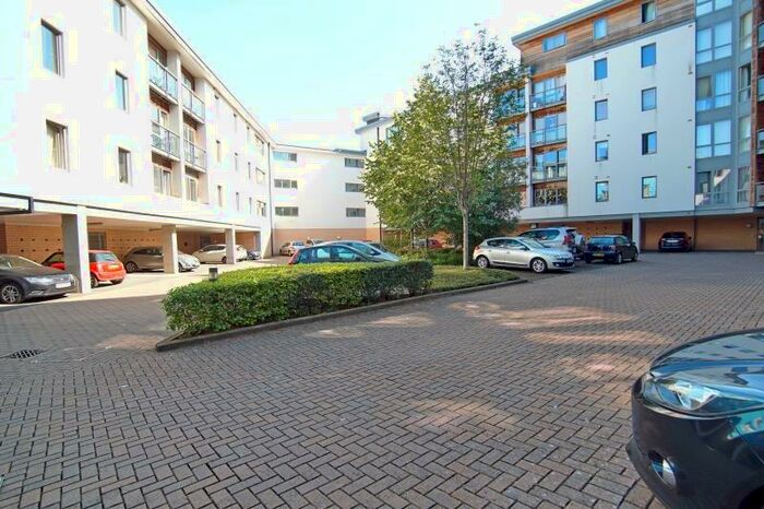 2 Bedroom Apartment To Rent In Ratcliffe Court, Sweetman Place, Temple Quay, BS2