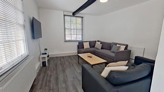 7 Bedroom Town House For Sale In Mansfield Road, Nottingham, Nottinghamshire, NG1