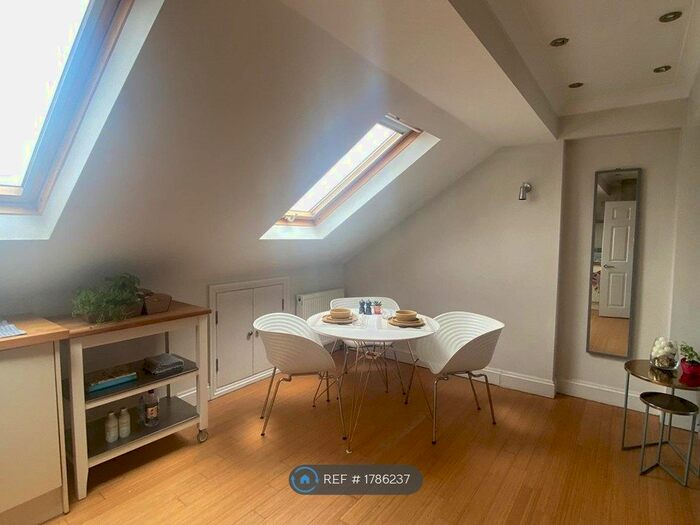 1 Bedroom Flat To Rent In Felsham Road, London, SW15