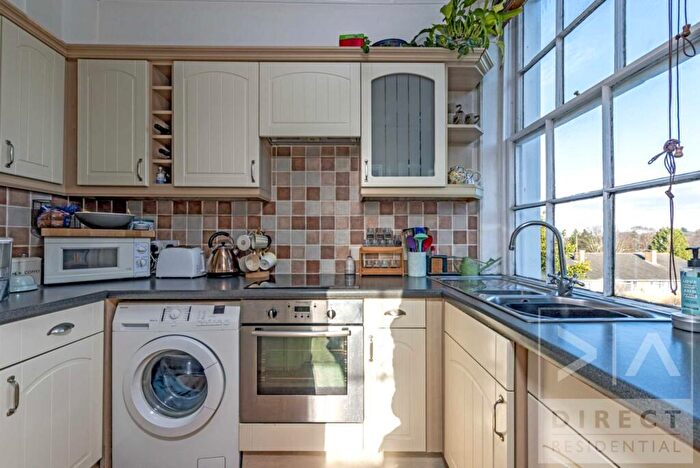 1 Bedroom Flat To Rent In Tayles Hill House, Epsom, KT17