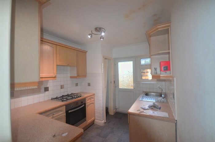 2 Bedroom Maisonette To Rent In Eastern Avenue East, RM2