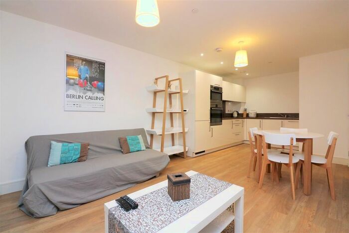 1 Bedroom Flat To Rent In Ivy Point, Bromley-By-Bow, E3