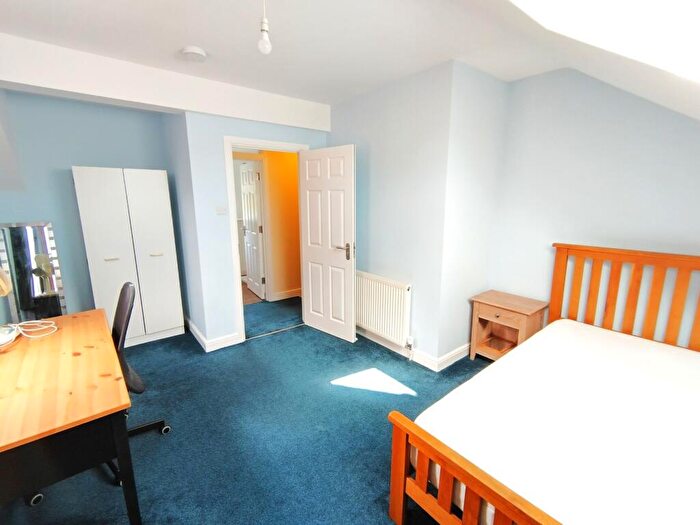 4 Bedroom House To Rent In City Road, Nottingham, NG7