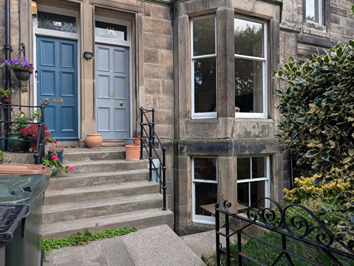 2 Bedroom Flat To Rent In Findhorn Place, Edinburgh, Midlothian, EH9