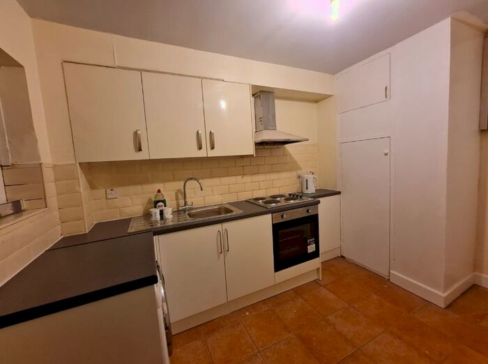 2 Bedroom Flat To Rent In Harvel Crescent, Abbeywood, London, SE2