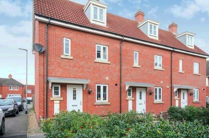 3 Bedroom Semi-Detached House To Rent In Gabriel Crescent, Lincoln, LN2