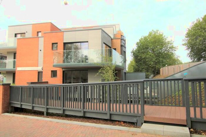 1 Bedroom Flat To Rent In Riverside View, - Berkeley Avenue, Reading, Berkshire, RG1