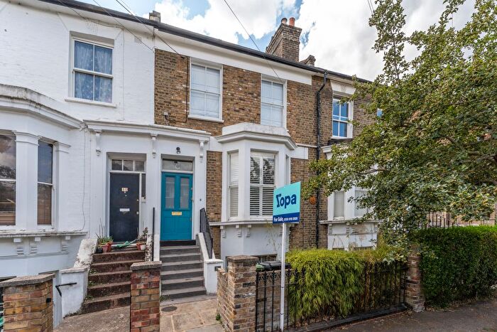 1 Bedroom Flat For Sale In Fassett Road, London, E8