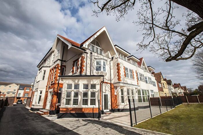 2 Bedroom Apartment To Rent In St Hildas Mews, Chalkwell, SS0