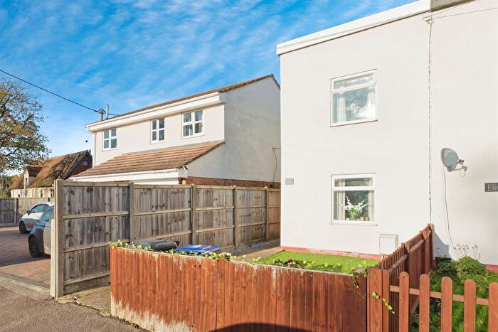 2 Bedroom End Terrace House For Sale In Howfield Lane, Chartham Hatch, Canterbury, CT4
