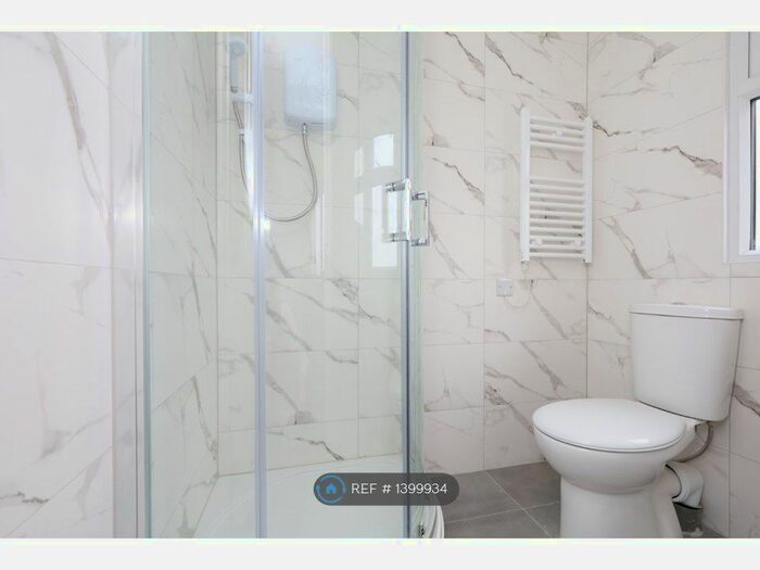 Studio To Rent In Petts Hill, Northolt, UB5