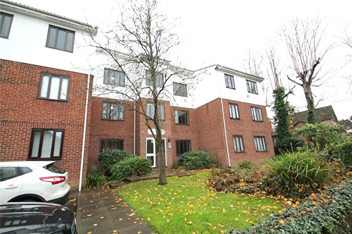 Apartment To Rent In Station Road, Barnet, New Barnet, Hertfordshire, EN5