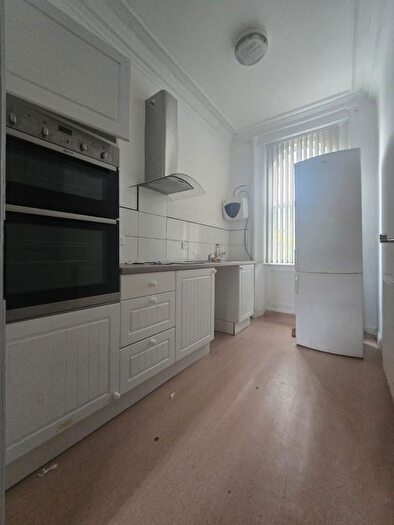 1 Bedroom Flat To Rent In Ashgrove, Bradford, BD7